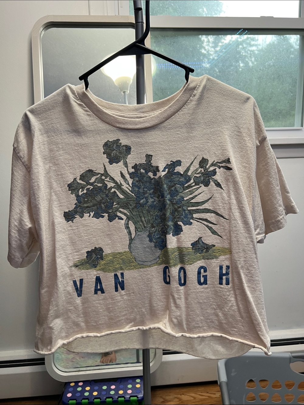 NWOT Van Gogh Cream Floral Graphic Cropped Tee